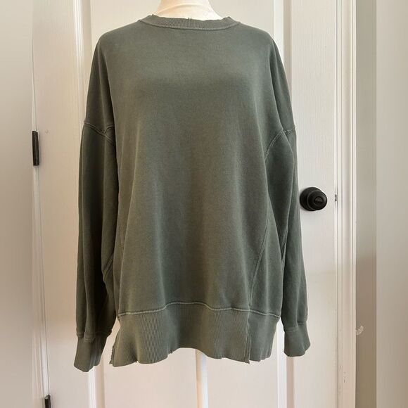 Aerie Women’s Army Green Oversized Distressed Sweatshirt Size Small - Picture 3 of 11